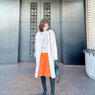 春は元気が出るビタミンカラーとミルクティーコーデ