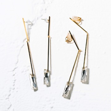 縦に長いシェイプで顔のすっきり効果を狙える！「LULA MAE」バゲットロングピアス、イヤリング