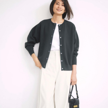 スナップカーディガンで休日のシンプルコーデをフレンチカジュアルに更新！最低気温14℃｜10/26(日)【50代の毎日コーデ】