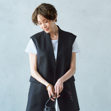 【50代に似合う黒×白】白スカートはマットな質感で甘さを引き算するとしゃれ見え！