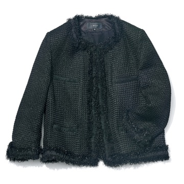 エクラ世代の毎日に活躍しそう！「ホソオ」のジャケット、「アミ パリス」のブラウス