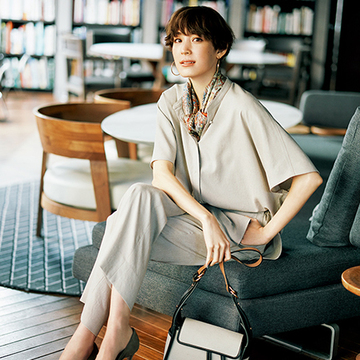 ゆったりシルエットで着心地ラクなのにこなれ見え！シャツ＋パンツのセットアップコーデ