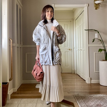 ライトブルゾンで春コーデ