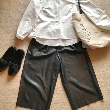 エクラ4月号付録モノトーンロゴバッグコーデ☆