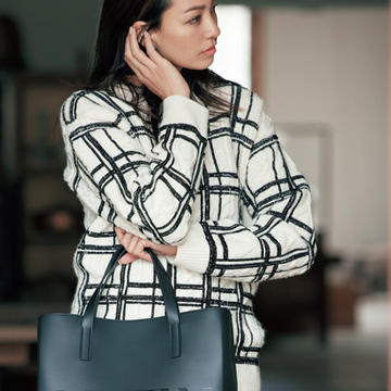 人気ハイブランドのビッグサイズスクエアトート3選【荷物まとめる派の「大きめバッグ」】