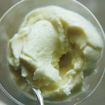 【メロンとその贅沢な時間】果肉を凍らせてつくる「メロンシャーベット」レシピ