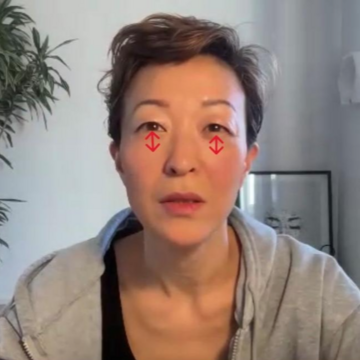 眼輪筋エクササイズで「目の下のたるみ・くすみ・クマ」を撃退！【顔ピラティスで脱・ドンヨリ顔】