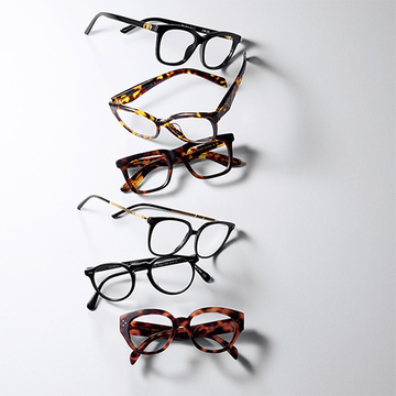 【50代のおしゃれな眼鏡】自分らしい個性を引き出す「海外ブランドのセルフレーム」6選