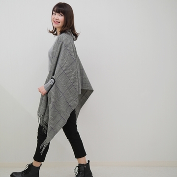 ライトグレー＆黒でコーディネート