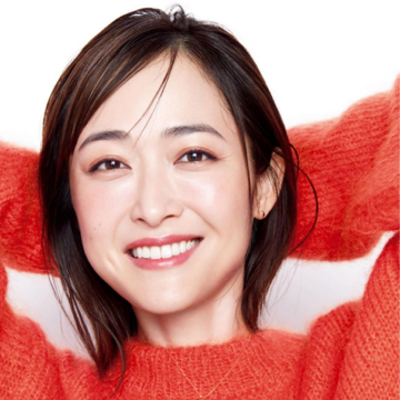 加齢とともに痩せた唇をふっくら見せる透けツヤレッドのリップ3選