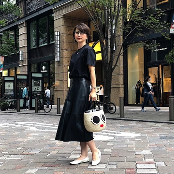 ZARAのエコレザースカートで丸の内へ