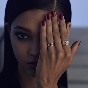 シャネルのベストセラー「ココ クラッシュ」に新作リングが登場！