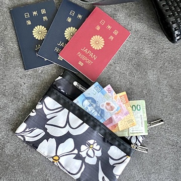 éclat4月号付録はLeSportsacとコラボ「大人の花柄ポーチ」