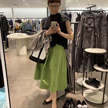 純金のお茶碗でお茶をいただき食欲とファッションの秋に突入！