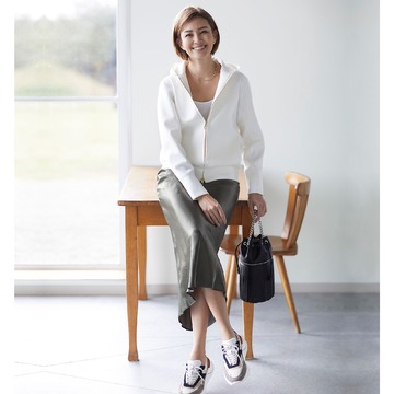 一度着たら手放せない！「E by éclat」の大人顔パーカ＆薄軽カットソー