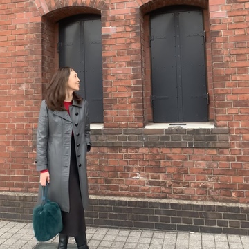 赤レンガ倉庫は赤を着て  