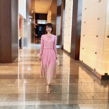 ピンクワンピでコンラッド 「JIMMY CHOO」 アフタヌーンティーへ