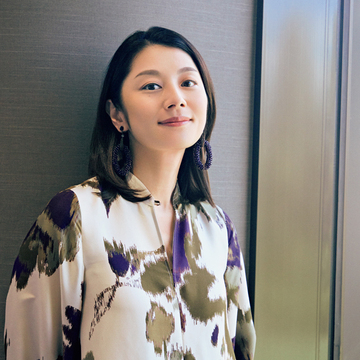 小池栄子さんインタビュー「生身の人間のぶつかり合い。 苦しくても悔しくても、 やっぱり舞台はいい！」