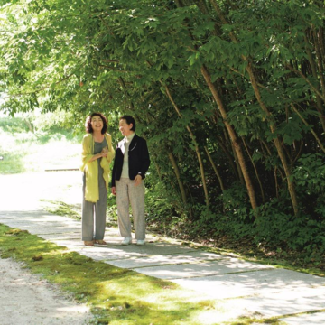 画家・山本容子さん×和久傳・桑村 綾さん対談【前編】「ふたりが歩いてきた道が今、しゅっと重なって」