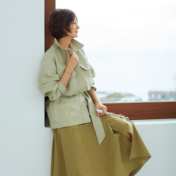 【50代の春ベージュ】クールな色みがかっこよさに直結「サンドベージュ」