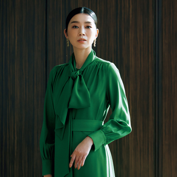 みずみずしいグリーンが映えるワンピースならひときわ目をひく【NEOエグゼスタイル】