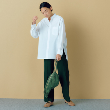 脚長効果も！エレガント＆ノーブルに仕上がる「渋色パンツ」コーデ