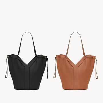 【eclat’s pick up】50代の日常にも寄り添うサンローランの新作バッグ「Y ホーボー」が登場！