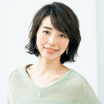 動きのある外ハネラインが顔やせ悩みも軽やかに解消するボブヘアスタイル【50代髪型・ヘアスタイル】