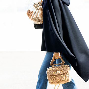 【2021秋冬最新バッグ】「ヴァレンティノ」のローマンスタッズ、新作はカシミヤ素材