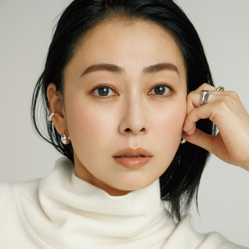 【50代 血色感チーク、大人の新ルール】3大ルールでくすみのない晴れやかな頰を手に入れて