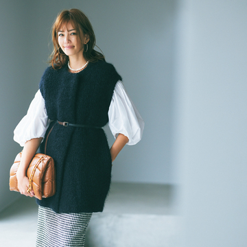 冬のジレはこう着こなす！ コクーンシルエットのジレ×バルーンスリーブシャツの旬な着こなし