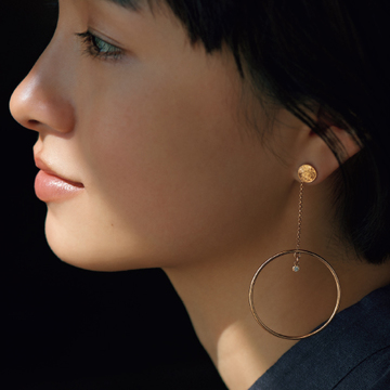 エルメスの新作ピアスはフープデザインが美しい＜春のゴールドジュエリー＞