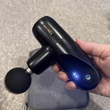 50代は使うべき！整体師がすすめてくれたセルフマッサージ器具「MYTREX」【ウェブエクラ編集長オサニャイの「これ、いただくわ」#26】　