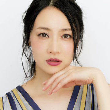 “透明の引き上げライン”で作る！老けないためのコンシーラーでシェーディング【リフトアップメイク】