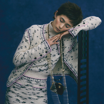 「進化系ジャケット」はカーディガンのような軽い着心地【CHANEL ジャケットの美学】