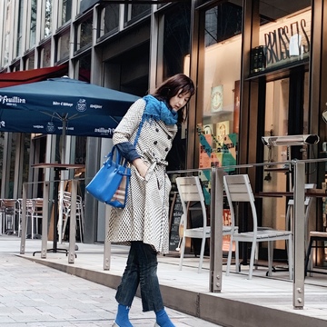 ロイヤルブルーに癒されて…