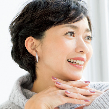 【アラフィー世代の眉メイクテク②】「大人のための旬な太眉」なら黒髪にもマッチ