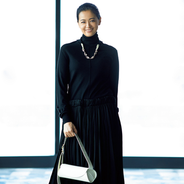 女優・黒谷友香さんが魅せる！「ジル サンダー」のワンピースでお出かけコーデ