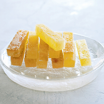 月の光をお菓子に映したような色あい　御菓子司 笹屋友宗「月香」