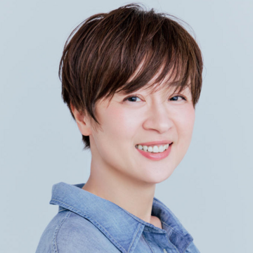 シャープだけどやわらか。50代のための軽やかでかっこいいショートヘア【50代髪型・ヘアスタイル】