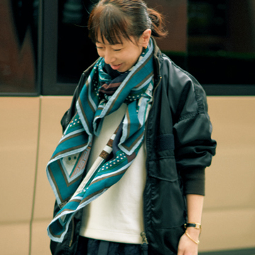 徳原さんのスタメン私物を大公開！【徳原文子に学ぶ“オールシーズン服”の活用術】