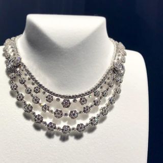 ヴァン クリーフ＆アーペルのコレクション披露会へ