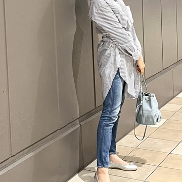 細見え効果抜群のシャツコーデ