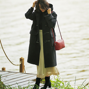 【アラフィーの優秀コート⑥】＜イレーヴ＞モード感をほどよくトッピングした“ウールダッフルコート”