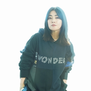 PUFFYの大貫亜美さん初のエッセー集『たぬきが見ていた』が5/10発売！