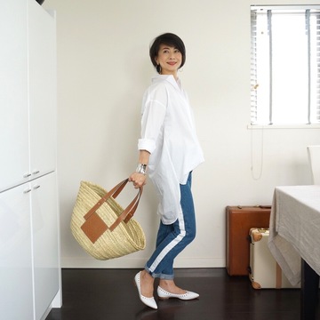 ふんわり&ゆったりで選んだ大人リゾートな白シャツ