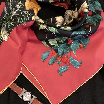 久々のスカーフで季節感を楽しみます