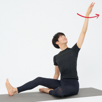 ガチガチ肩がふわふわに！肩甲骨を動かすストレッチで上半身のむくみを取る【骨盤を整える床バレエ】