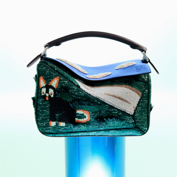 【eclat’s pick up】愛らしい猫がモチーフ。ロエベのバッグ＆ニットアイテムでホリデーを彩って