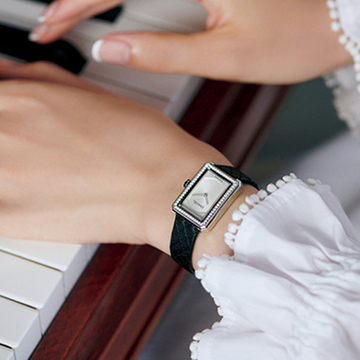 スタイリッシュで洗練された魅力放つ「シャネル」の腕時計「ボーイフレンド」